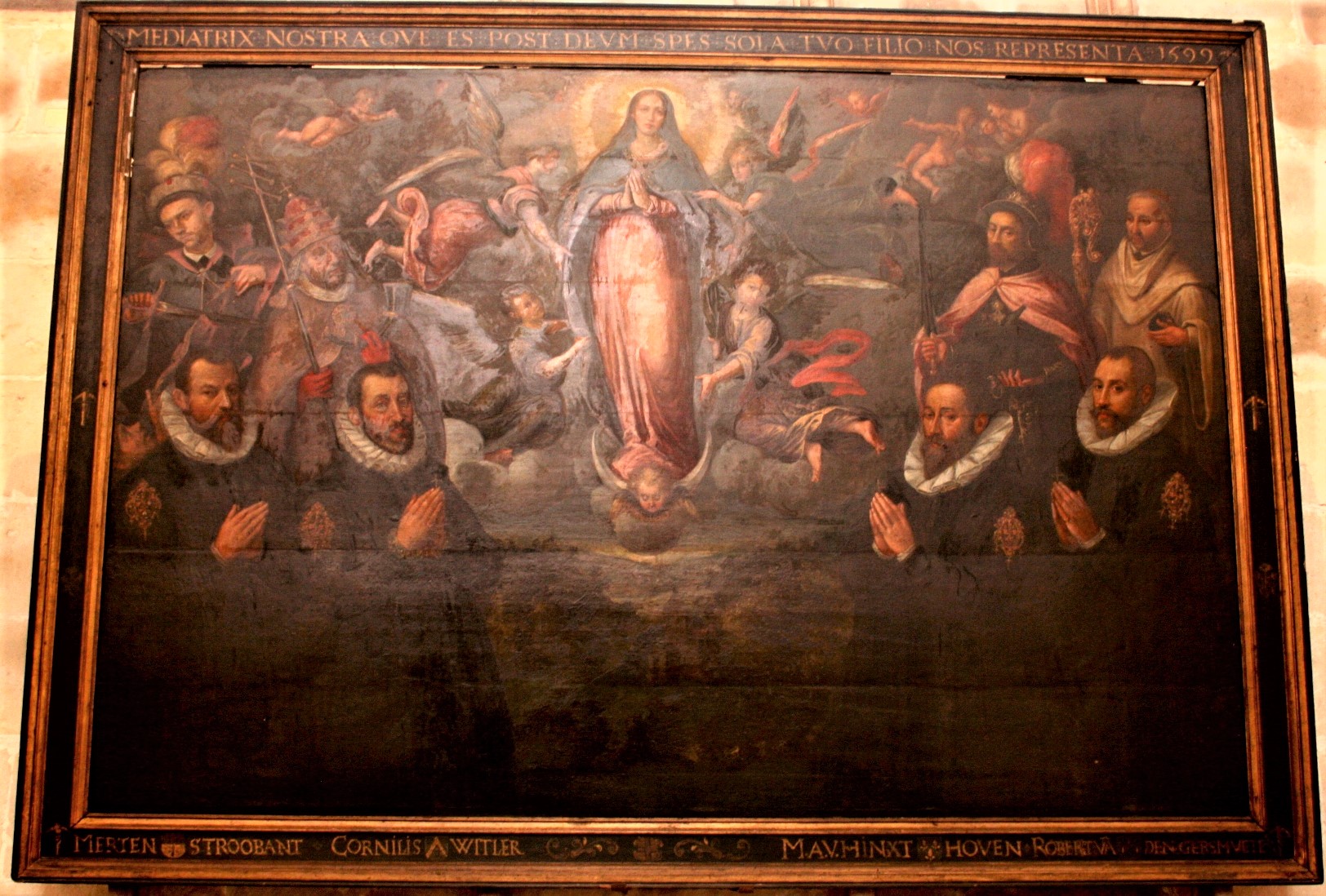Tableau de l’Assomption avec quatre donateurs du Grand Serment des Arbalétriers avant sa restauration. 