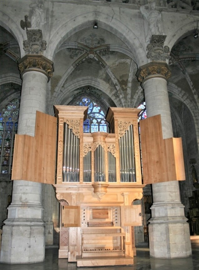 Restauration partielle de l'orgue de nef.