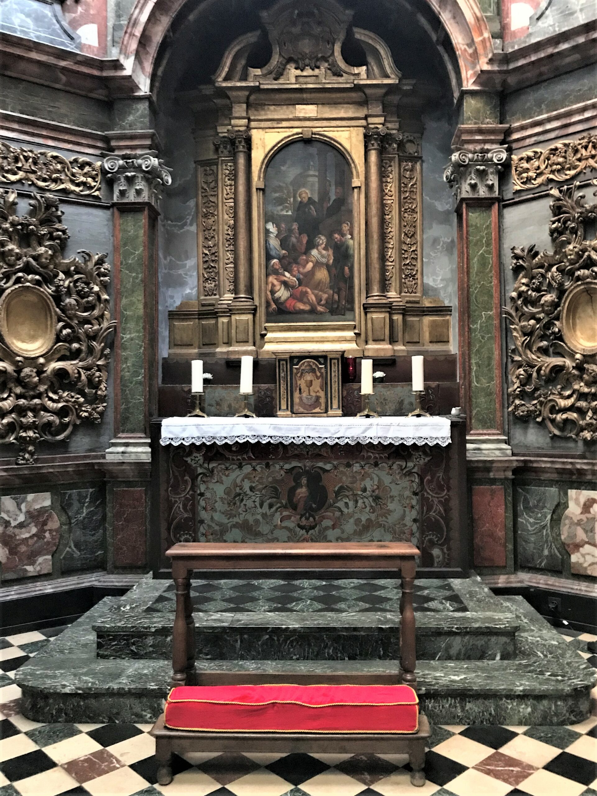 Vue de l'autel de la chapelle Saint Marcou.